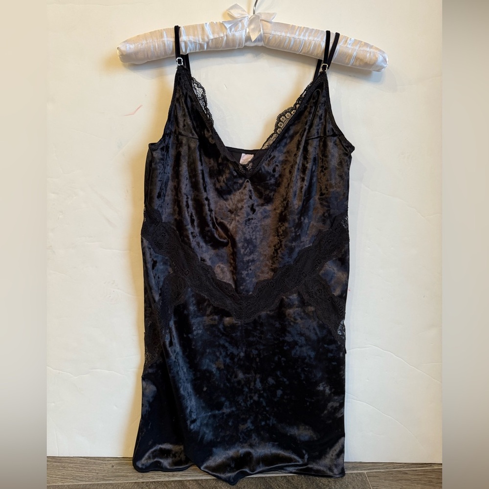 Victoria’s Secret Black Velour Cami Dress with lace trim, size -S